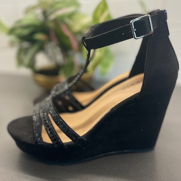 Torrid Shoes - Torrid Black Rhinestone T-Strap Wedge Sandals – Size 8.5W – NWOT